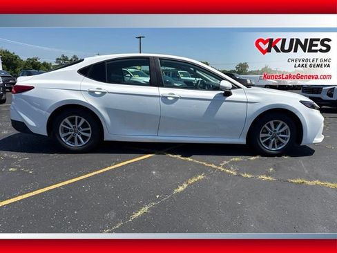 Used 2025 Toyota Camry LE FWD image 3