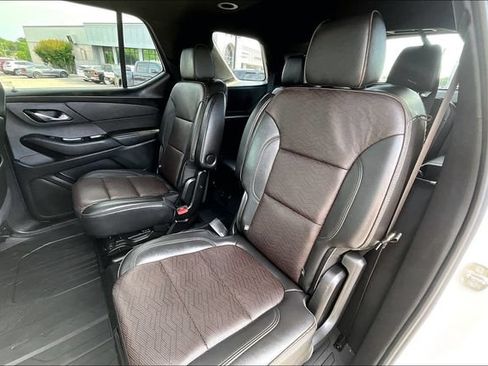Used 2023 Chevrolet Traverse High Country FWD image 19