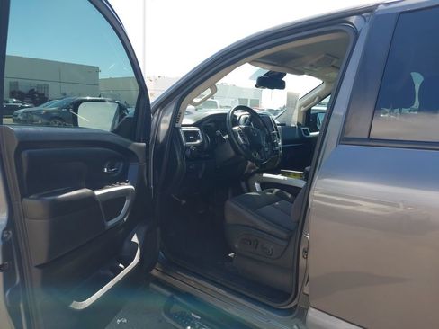 Used 2021 Nissan Titan SV w/ SV Convenience Package AWD/4WD image 5