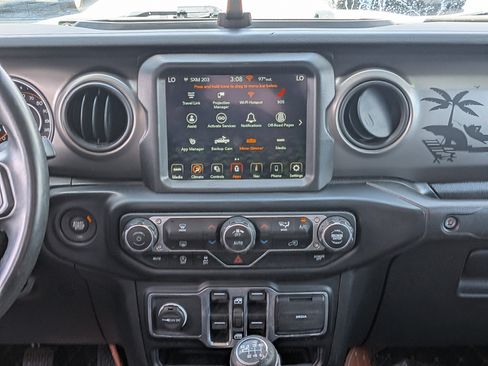 Used 2021 Jeep Gladiator Sport AWD/4WD image 19