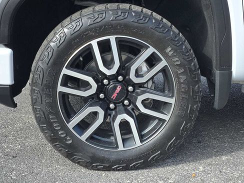 Certified 2024 GMC Sierra 1500 AT4 w/ Technology Package image 32