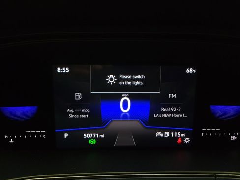 Used 2023 Volkswagen Taos SE w/ Panoramic Sunroof Package FWD image 23