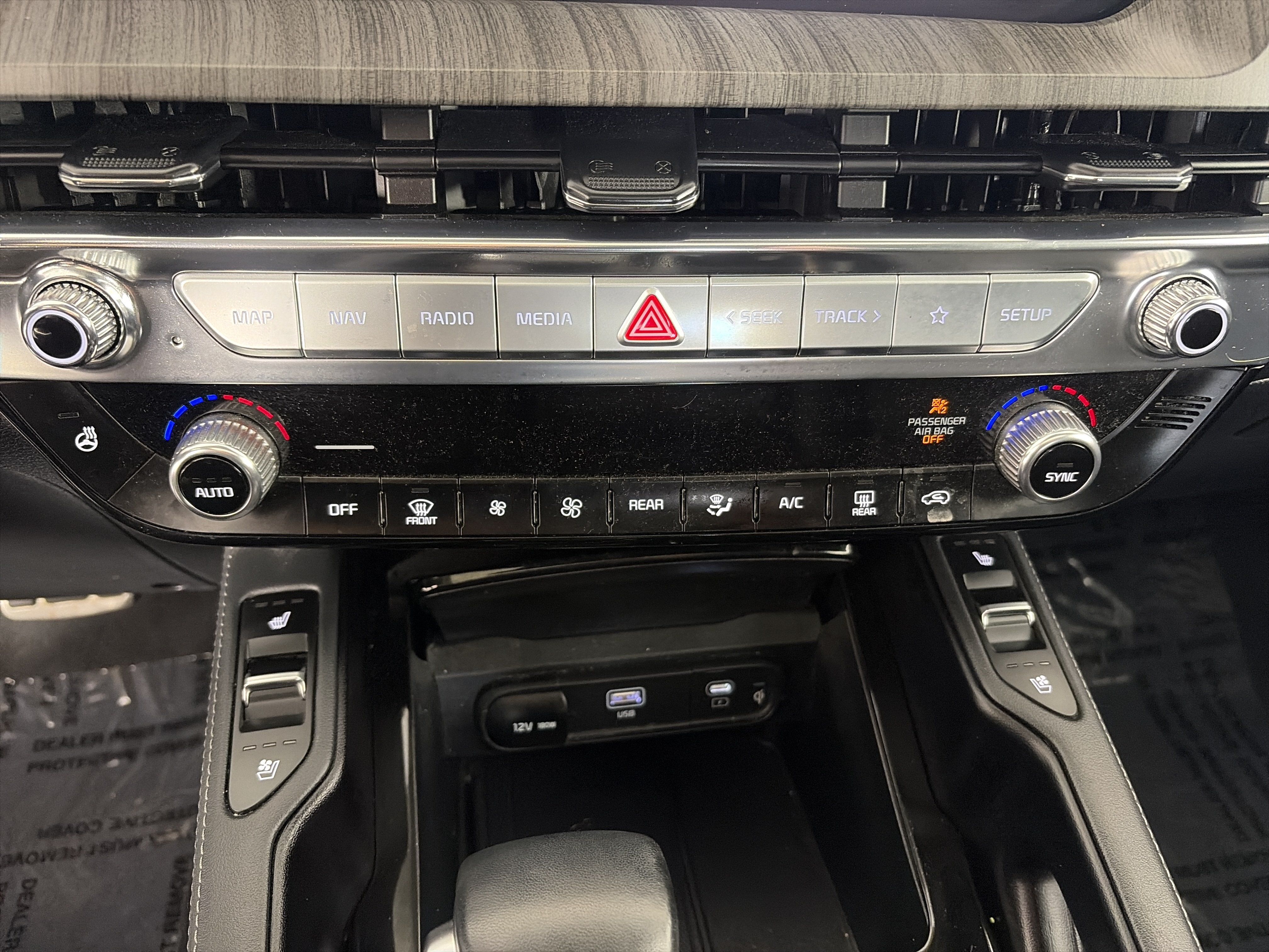 Certified 2024 Kia Telluride SX Prestige AWD/4WD image 26