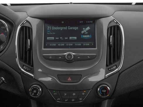 Used 2017 Chevrolet Cruze LT w/ Sun And Sound Package FWD image 7