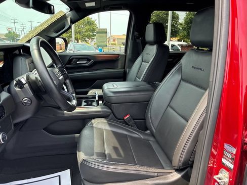 Used 2025 GMC Yukon XL Denali w/ Sun & Power Step Package AWD/4WD image 10
