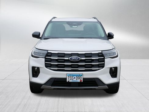 Used 2026 Ford Explorer Active w/ Active Comfort Package AWD/4WD image 2