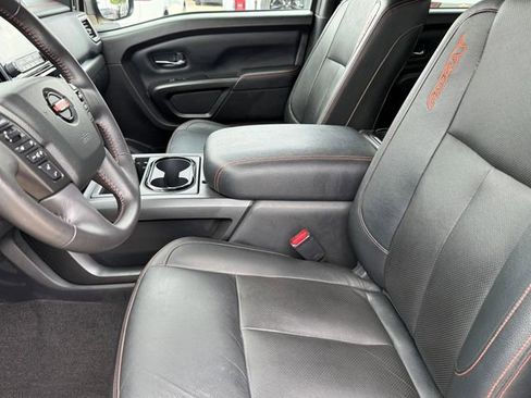 Used 2021 Nissan Titan PRO-4X w/ Pro-4x Convenience Package AWD/4WD image 12