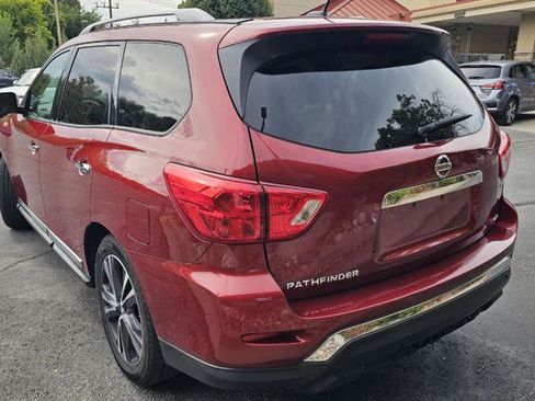 Used 2017 Nissan Pathfinder Platinum w/ Family Entertainment Package AWD/4WD image 7