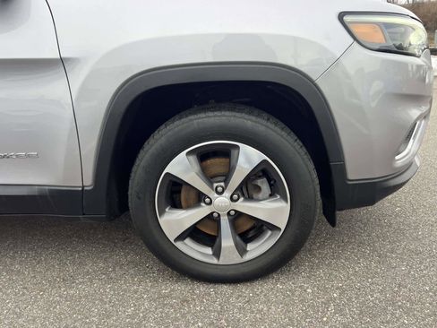 Used 2019 Jeep Cherokee Limited image 6