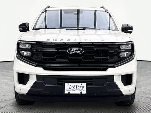 Certified 2025 Ford Expedition Active AWD/4WD image 3