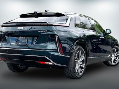Used 2024 Cadillac Lyriq Luxury AWD/4WD image 13