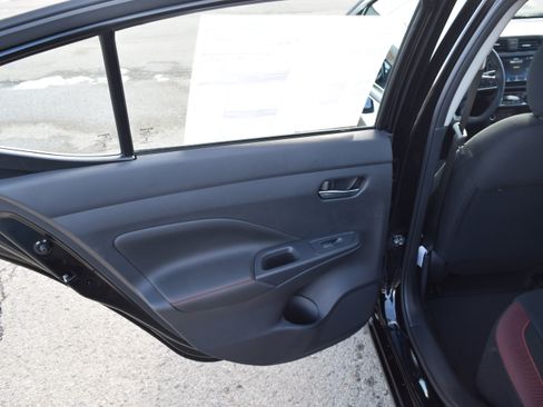 New 2025 Nissan Versa SR w/ Trunk Package image 10