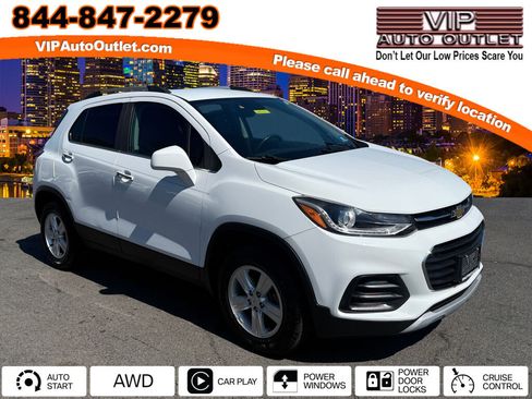 Used 2018 Chevrolet Trax LT w/ LT Convenience Package image 1
