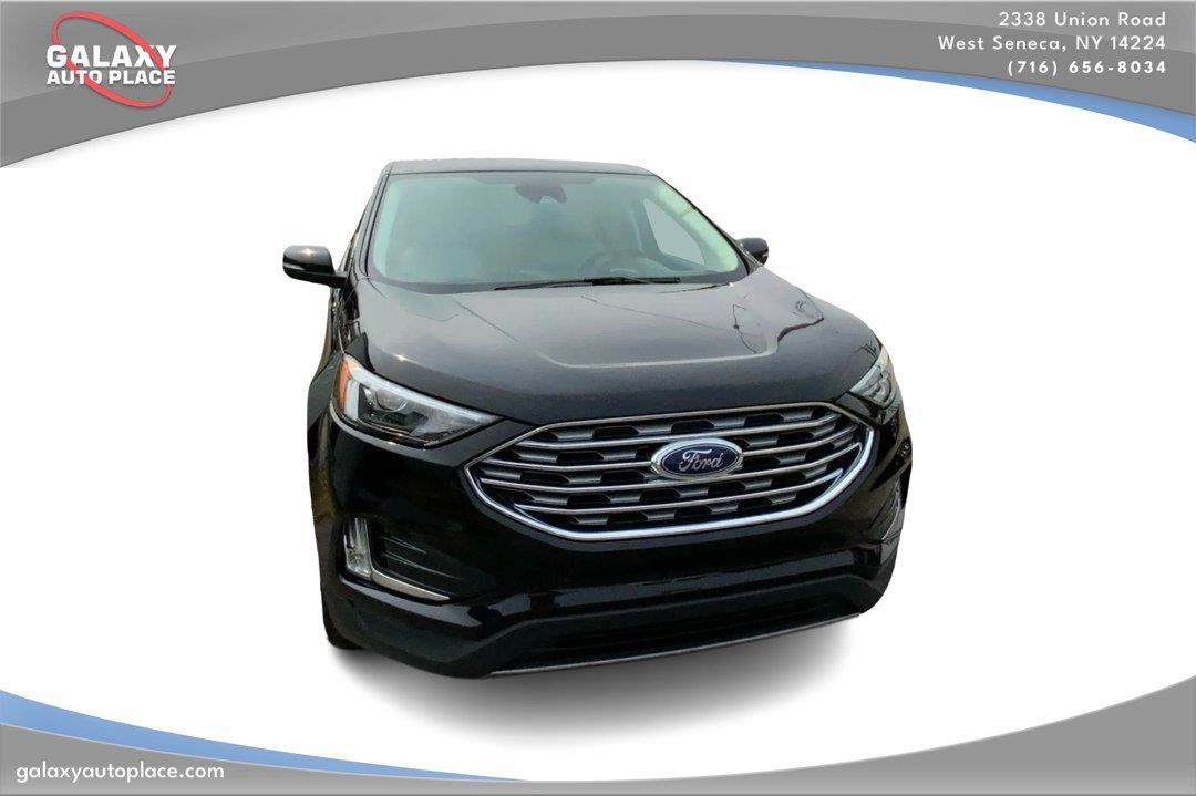 Used 2024 Ford Edge Titanium AWD/4WD image 3