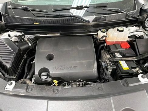 Used 2023 Chevrolet Traverse RS w/ LPO, Floor Liner Package FWD image 30