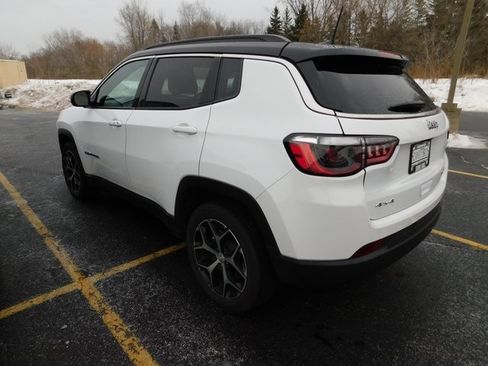 Used 2024 Jeep Compass Limited image 6