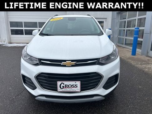 Used 2018 Chevrolet Trax LT w/ LT Convenience Package image 3