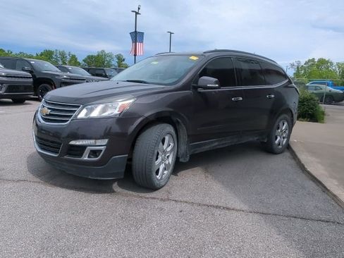 Used 2017 Chevrolet Traverse LT w/ Style and Technology Package AWD/4WD image 5