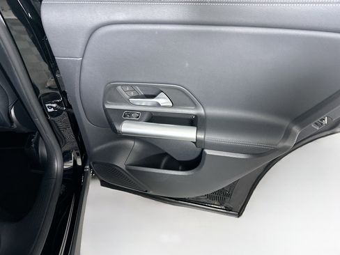 Used 2025 Mercedes-Benz GLA 250 image 30