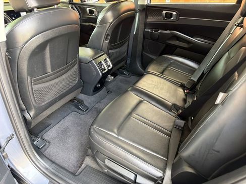 Used 2024 Kia Sorento S w/ Panoramic Sunroof Package FWD image 29