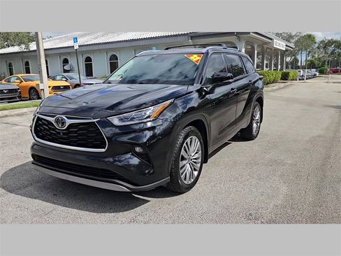 Used 2022 Toyota Highlander Platinum image 48