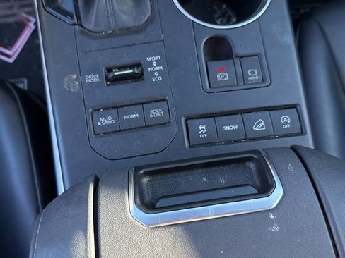 Used 2021 Toyota Highlander XLE image 9