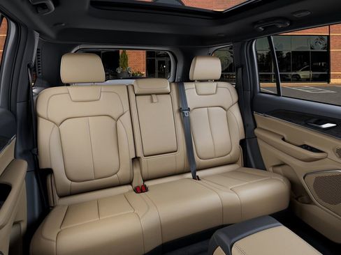 New 2026 Jeep Grand Cherokee Limited w/ Limited Altitude Package AWD/4WD image 15