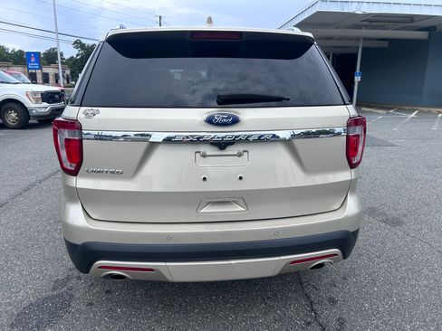 Used 2017 Ford Explorer Limited FWD image 6