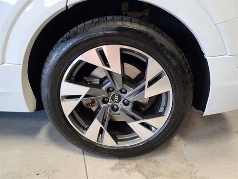 Used 2023 Audi e-tron Premium w/ Convenience Plus Package image 14