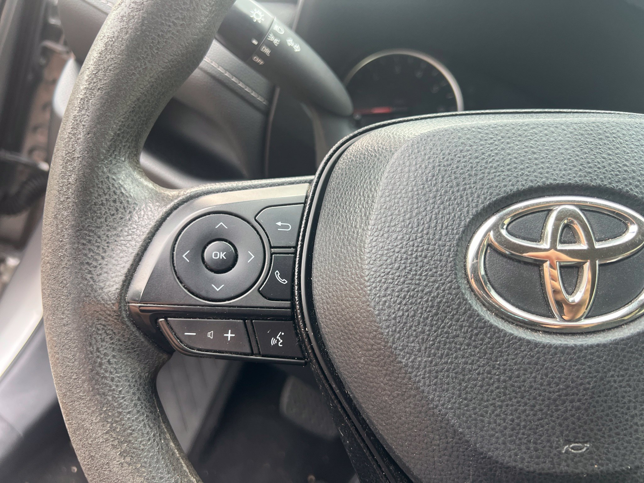 Used 2021 Toyota RAV4 LE FWD image 20