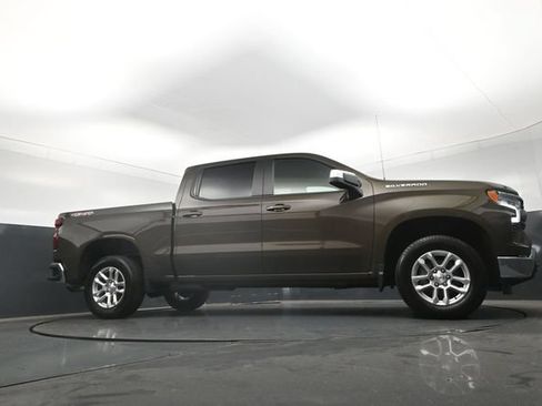 Used 2023 Chevrolet Silverado 1500 LT AWD/4WD image 30