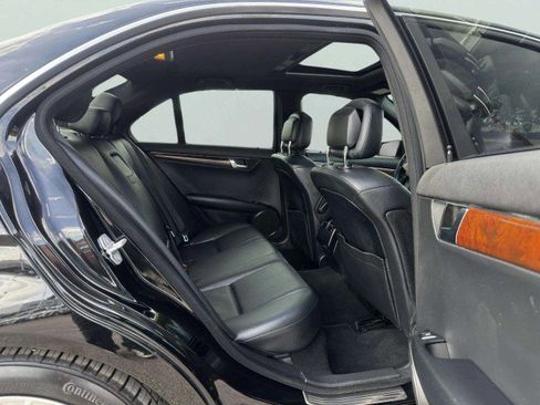 Used 2011 Mercedes-Benz C 300 Sport image 34
