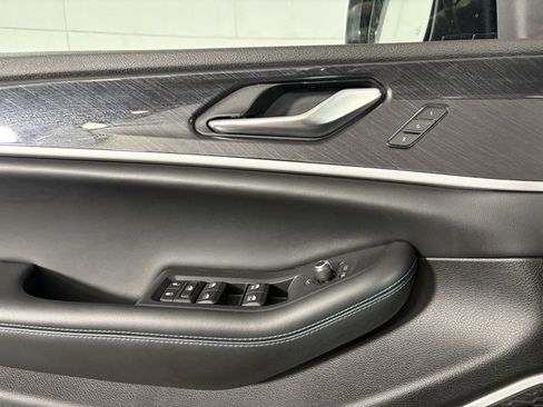 Used 2022 Jeep Grand Cherokee Trailhawk w/ Luxury Tech Group III image 22