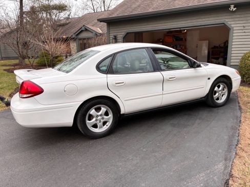 Used 2004 Ford Taurus SES image 31