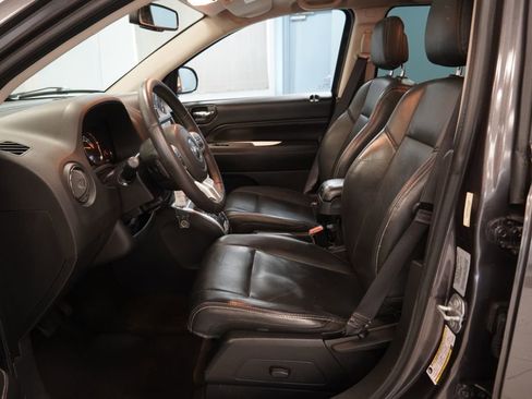 Used 2017 Jeep Compass High Altitude AWD/4WD image 6