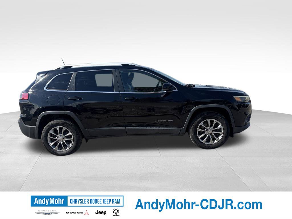 Used 2019 Jeep Cherokee Latitude Plus w/ Cold Weather Group AWD/4WD image 8