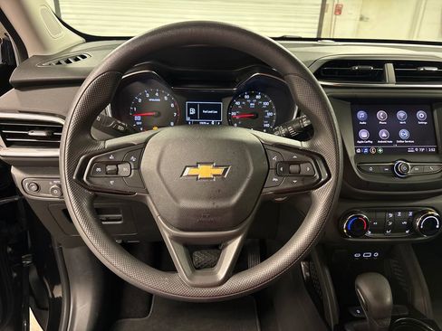 Used 2021 Chevrolet TrailBlazer LT FWD image 31