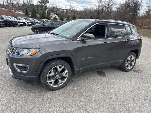 Used 2018 Jeep Compass Limited image 3