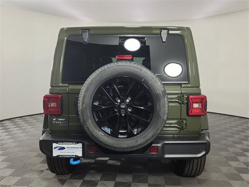 Used 2023 Jeep Wrangler Unlimited Sahara w/ Cold Weather Group image 4