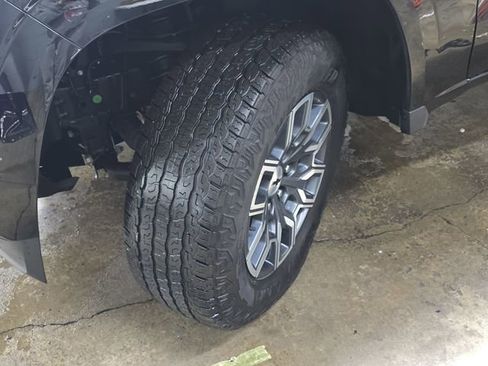 Used 2023 Chevrolet Colorado Z71 w/ Z71 Convenience Package 2 image 35