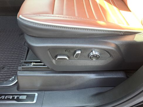 Used 2025 GMC Sierra 1500 Denali Ultimate image 13