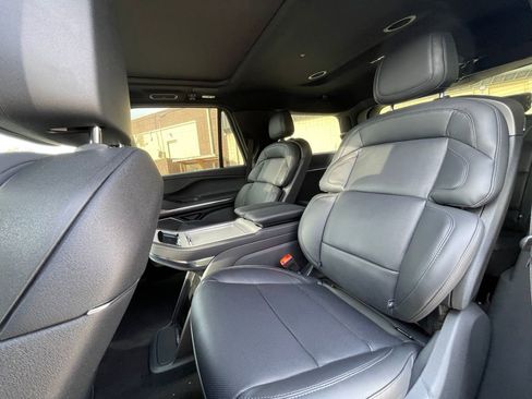 New 2025 Lincoln Navigator Reserve w/ Jet Appearance Package image 16