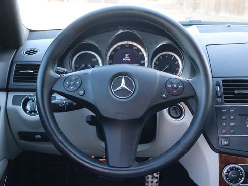 Used 2009 Mercedes-Benz C 300 4MATIC Sedan image 18