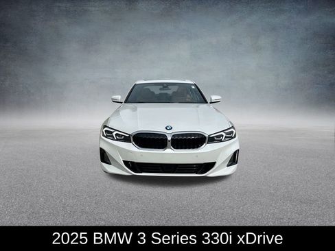 Used 2025 BMW 330i xDrive Sedan w/ Premium Package AWD/4WD image 3