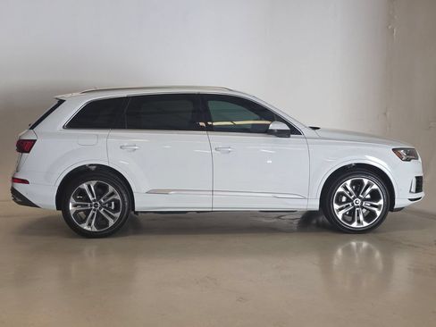 Used 2023 Audi Q7 3.0T Premium Plus w/ Premium Plus Package AWD/4WD image 4
