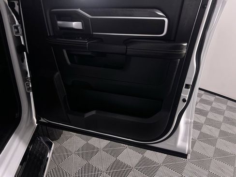 Used 2024 RAM 2500 Big Horn w/ Bed Utility Group image 33