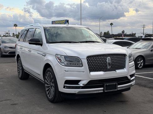 Used 2018 Lincoln Navigator Reserve image 14