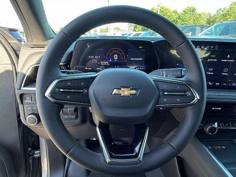 New 2026 Chevrolet Suburban Premier w/ Sun And Tow Package AWD/4WD image 23