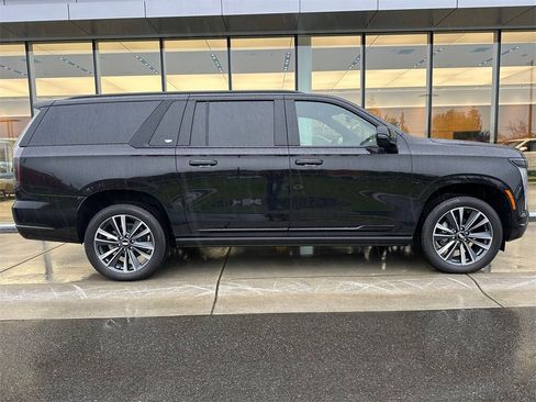 New 2026 Cadillac Escalade ESV Sport w/ Touring Package image 6