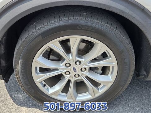 Certified 2024 Ford Explorer XLT w/ Equipment Group 202A RWD image 17